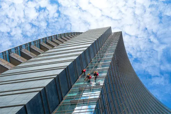 Fensterreinigung Lehel: Glasreinigung am Hochhaus Fensterreinigung Lehel: Hochhaus